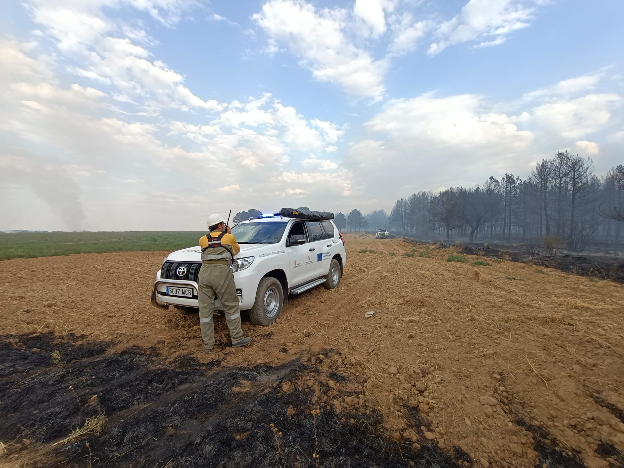 Incendio forestal y agrícola cerca de Villacienzo