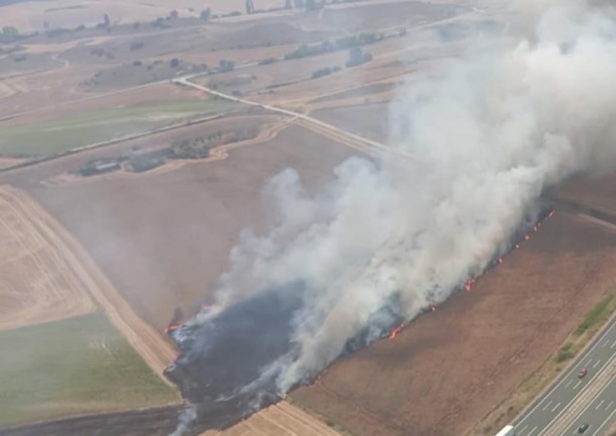 Imagen secundaria 1 - Imágenes aéreas de los últimos incendios registrados en Burgos.