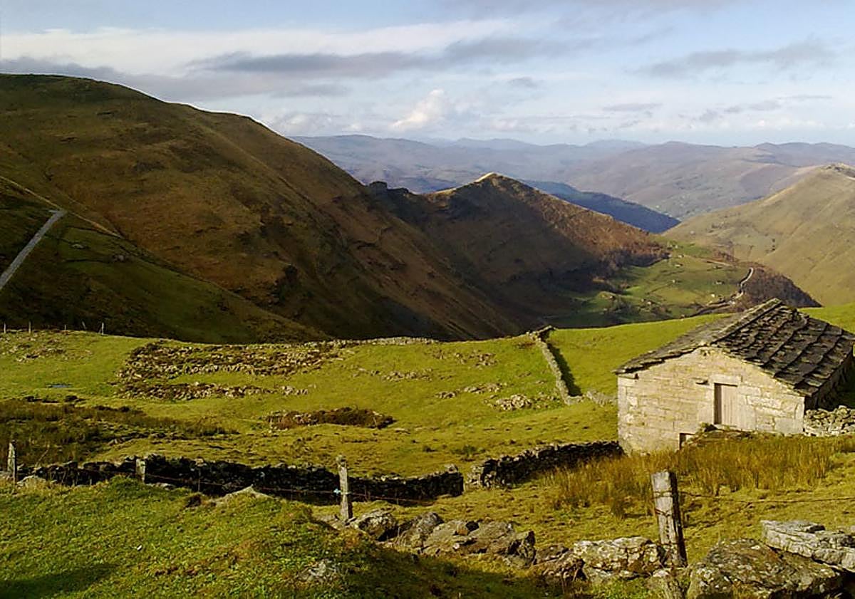 Imagen principal - Paisajes y puntos de Espinosa de los Monteros.