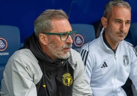 Jon Pérez Bolo sentado en el partido ante el Andorra.