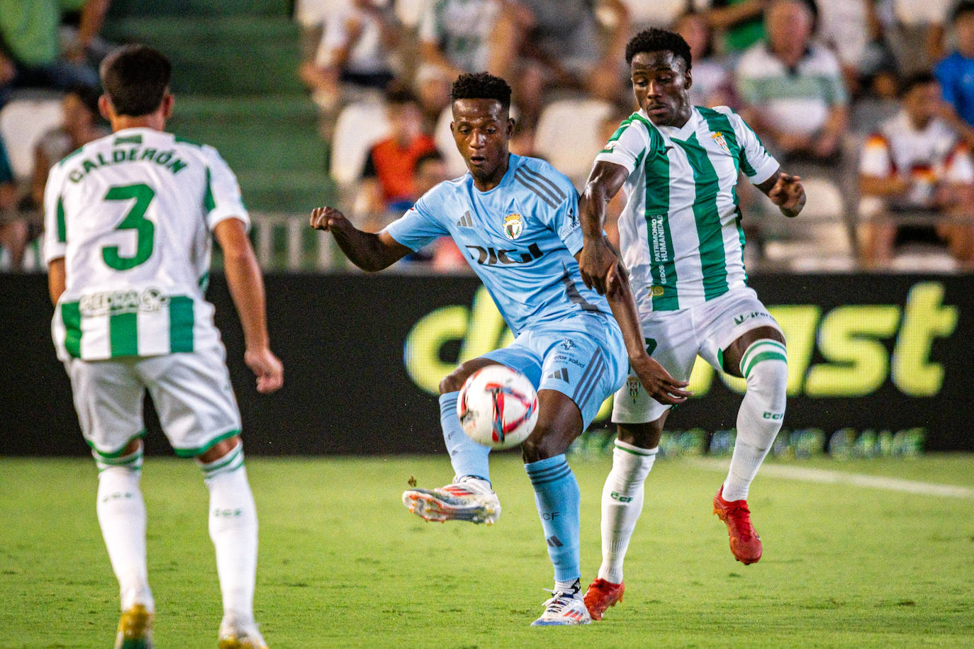 El partido entre el Córdoba CF y el Burgos CF, en imágenes