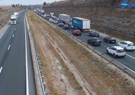 Atasco en la AP-1 por un accidente múltiple.