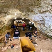 Carbones, cenizas y coprolitos, descubrimientos para estudiar a los neardentales de Prado Vargas