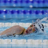 Marta Fernández se cuelga la plata en los 100 libres en París