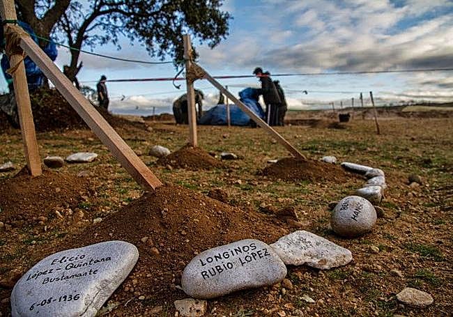 En el monte de Estépar se ha construido un lugar para honrar la memoria de los que fueron fusilados allí.