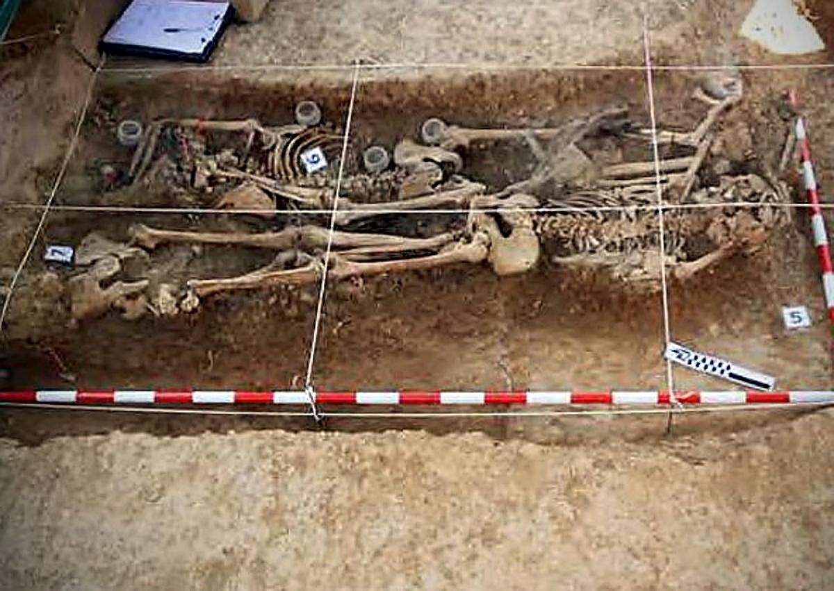 Imagen secundaria 1 - Fosa de La Paredeja en Ibeas de Juarros. 