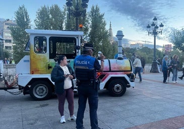 Herido un hombre al ser golpeado por el tren turístico de Burgos en El Espolón