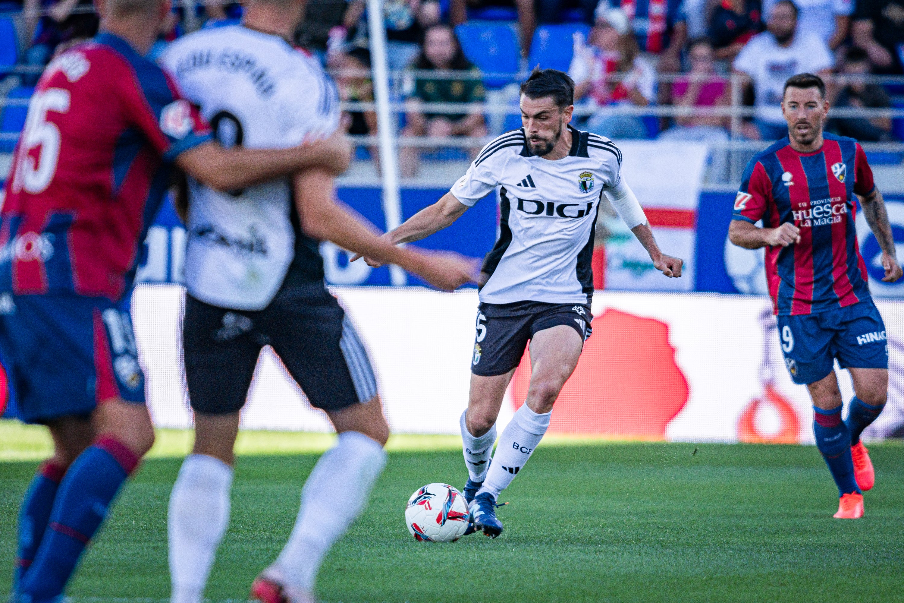 Así ha sido, en imágenes, la victoria del Burgos CF en Huesca