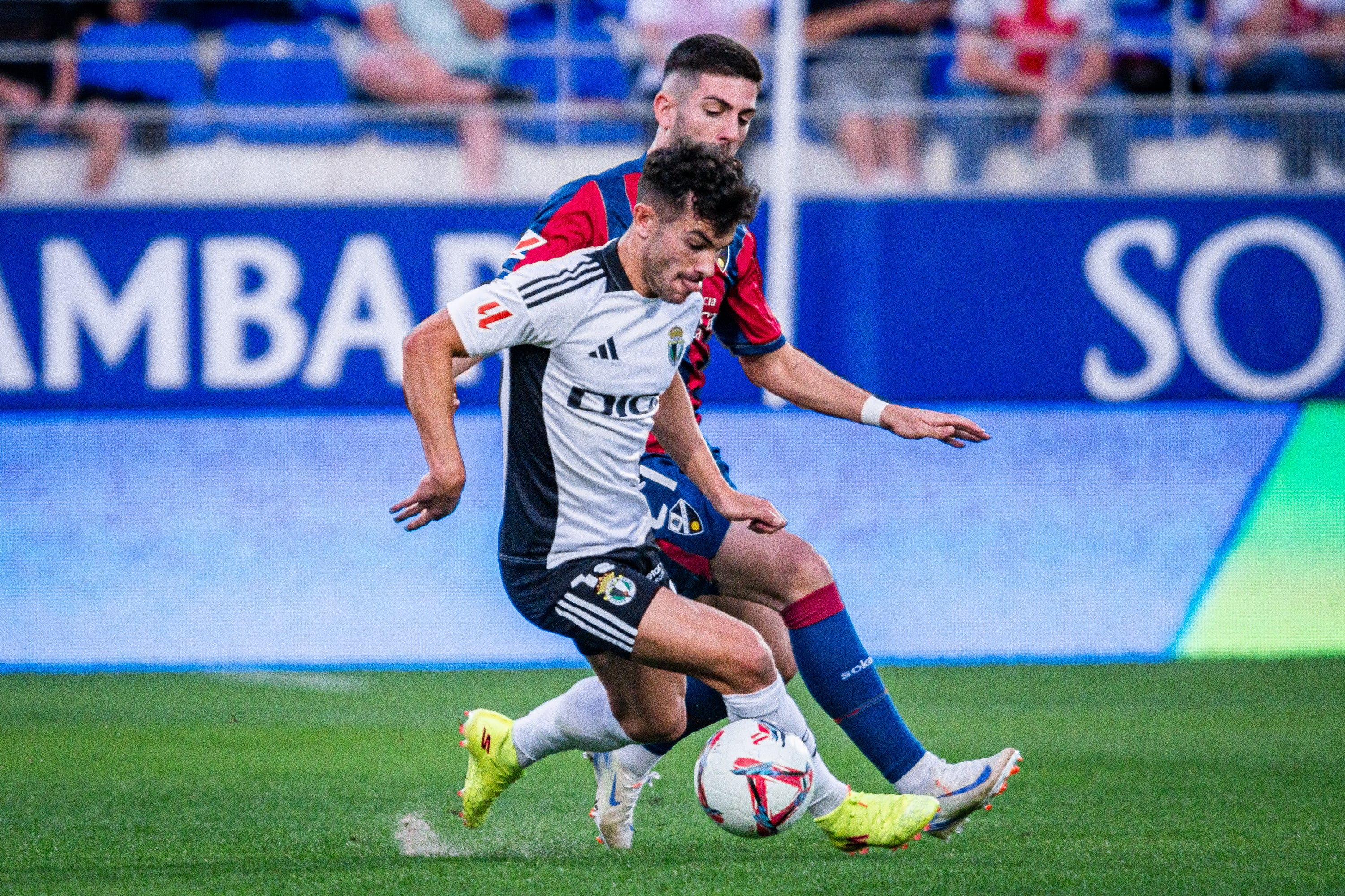 Así ha sido, en imágenes, la victoria del Burgos CF en Huesca