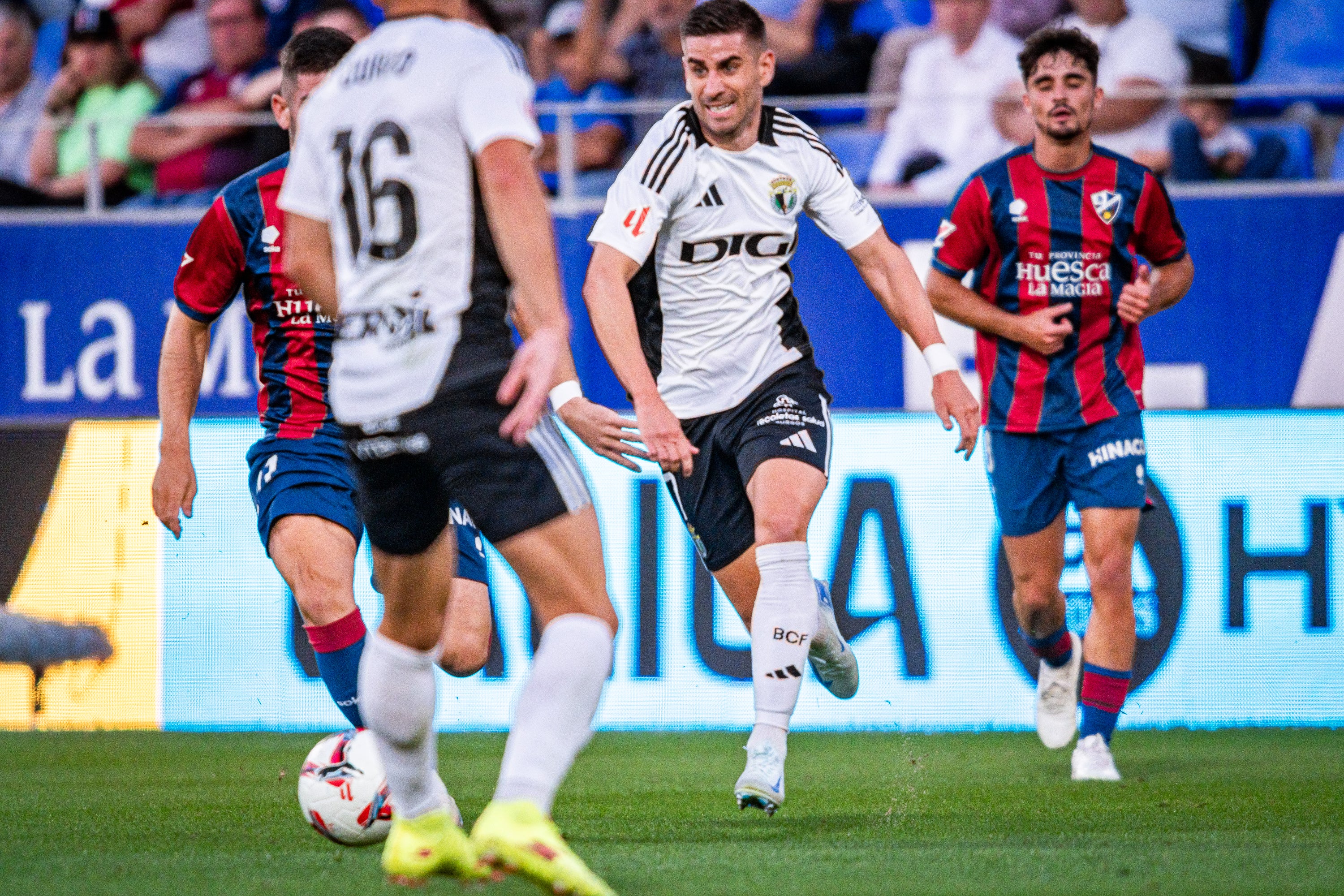 Así ha sido, en imágenes, la victoria del Burgos CF en Huesca