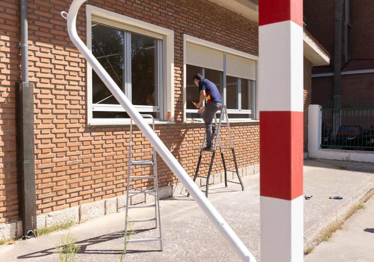 Obras de reparación en un colegio.