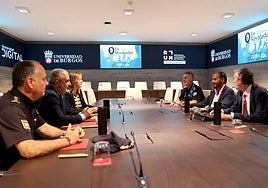 Reunión en el rectorado de Burgos.