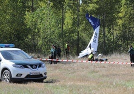 La avioneta ha quedado totalmente destrozada.