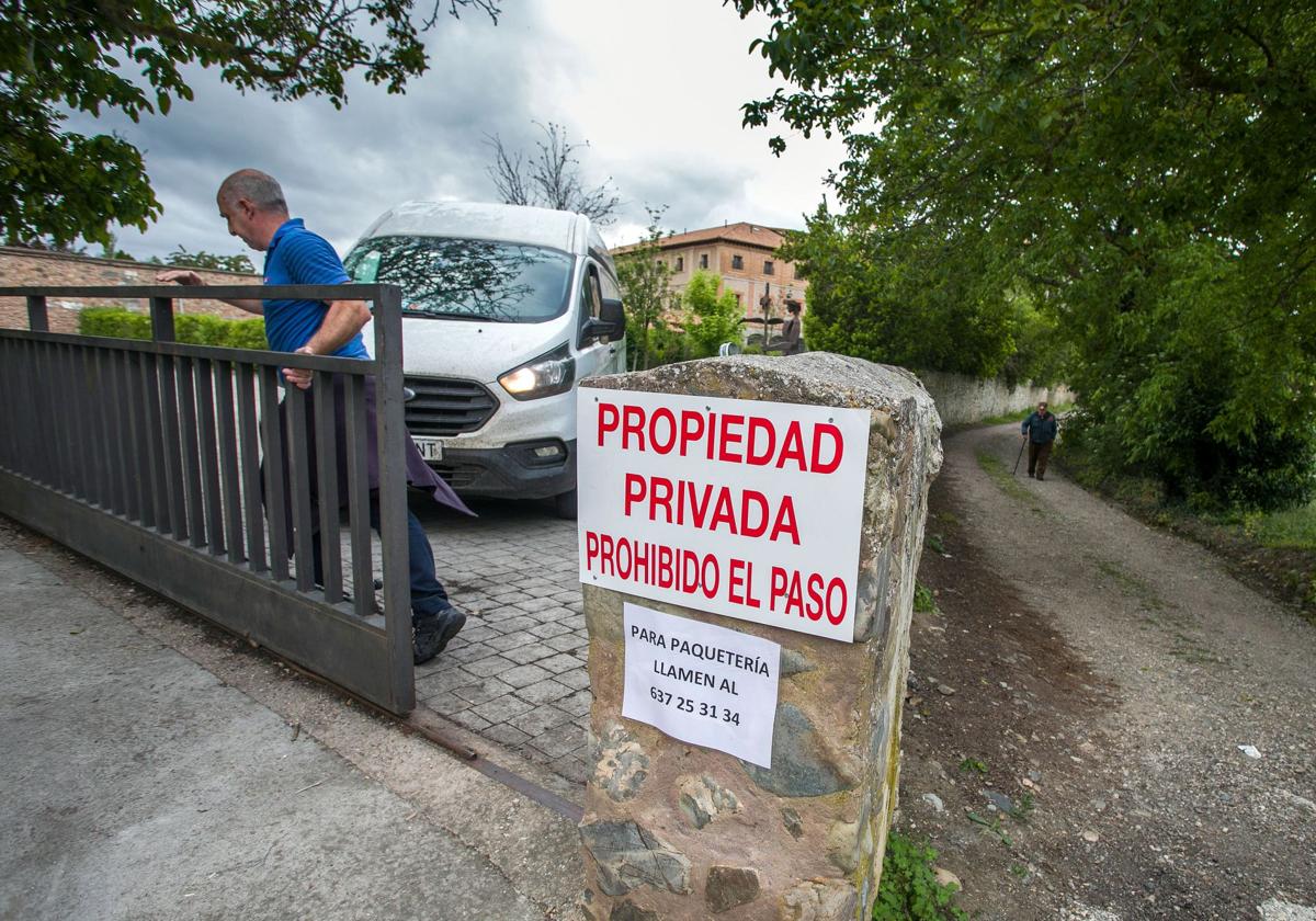 La nómina de los empleados del convento la paga el Arzobispado y la Federación de Clarisas Aránzazu.