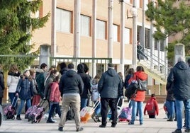 CCOO denuncia la falta de más de 150 laborales en los centros educativos de Castilla y León