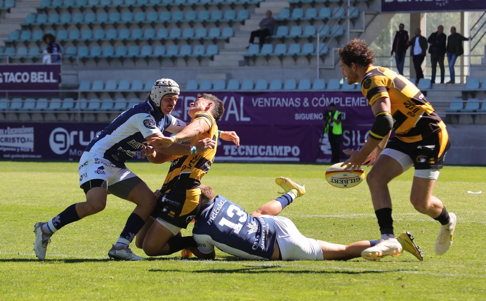 El Recoletas Burgos Caja Rural vuelve a alzar la Supercopa de España