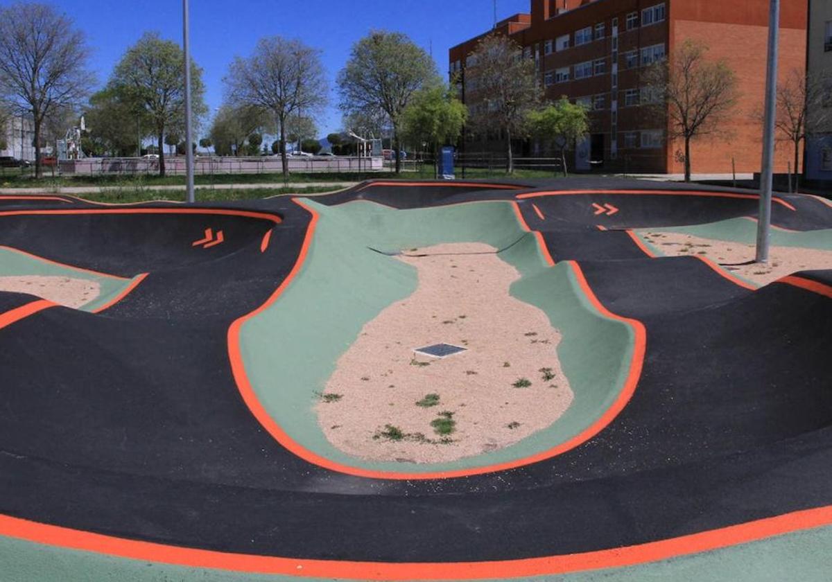 Imagen de una pista de pumptrack.