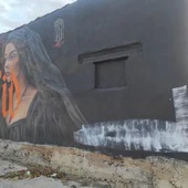 Estropean el mural de Cortes dedicado a Doña Jimena días después de su inauguración