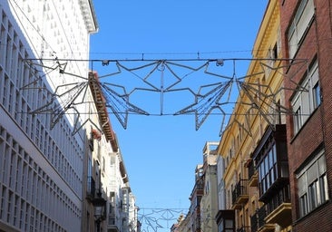 Comienza la colocación de las luces de navidad en las calles de Burgos