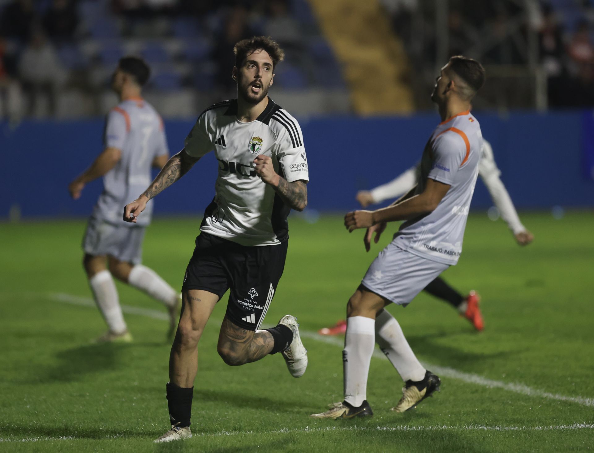 El partido entre el CD Móstoles y el Burgos CF, en imágenes