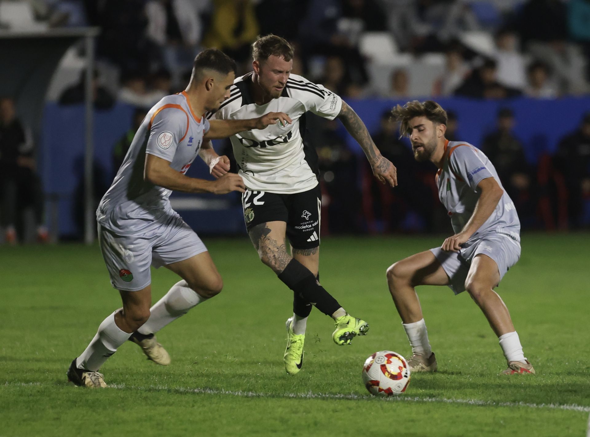 El partido entre el CD Móstoles y el Burgos CF, en imágenes