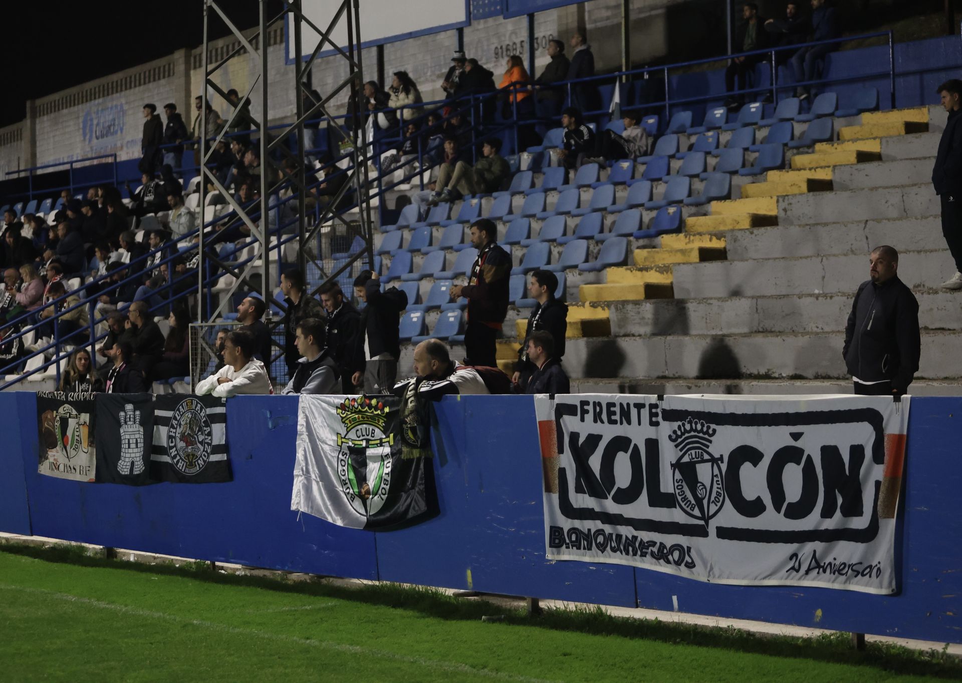 El partido entre el CD Móstoles y el Burgos CF, en imágenes