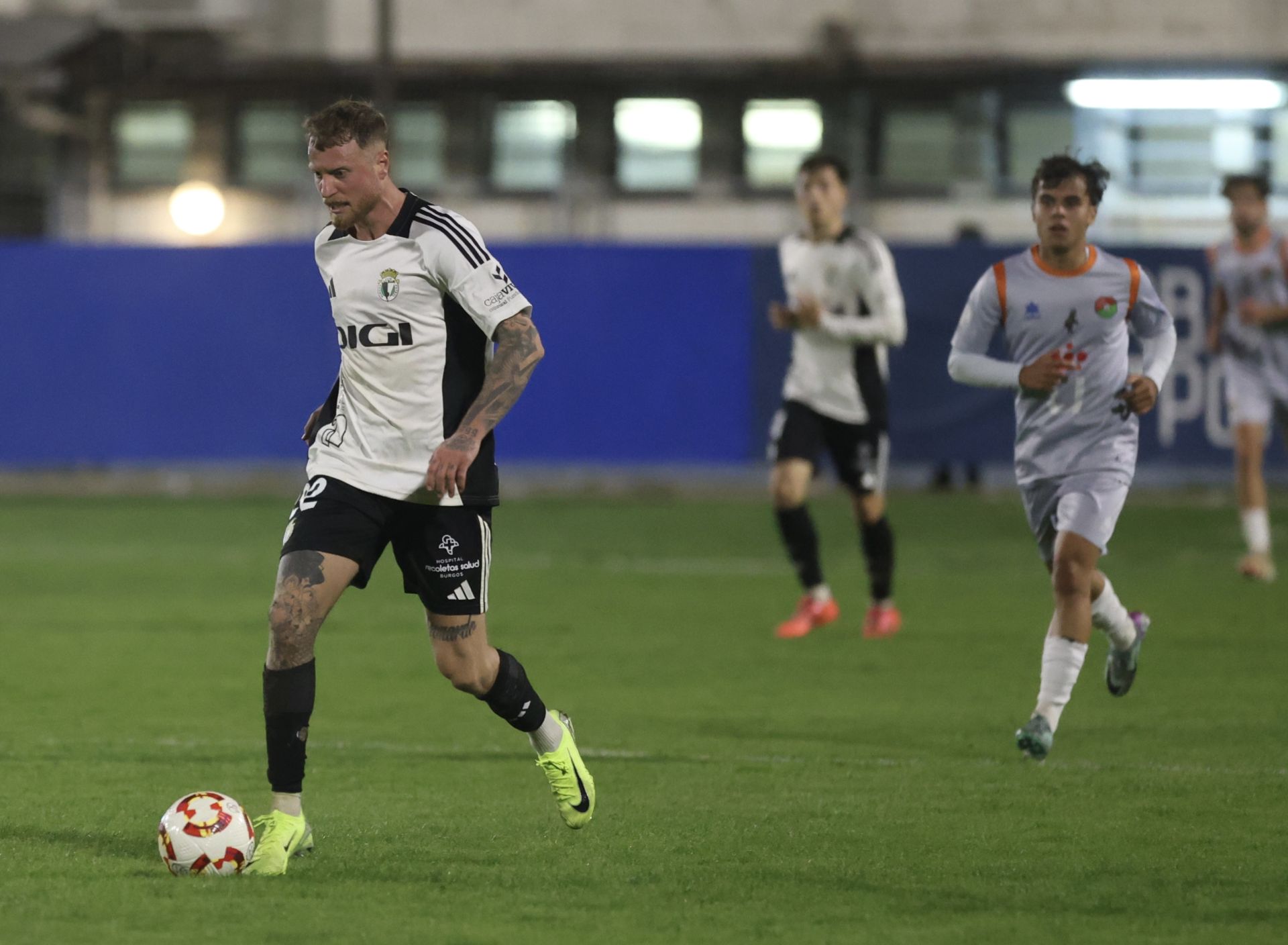 El partido entre el CD Móstoles y el Burgos CF, en imágenes