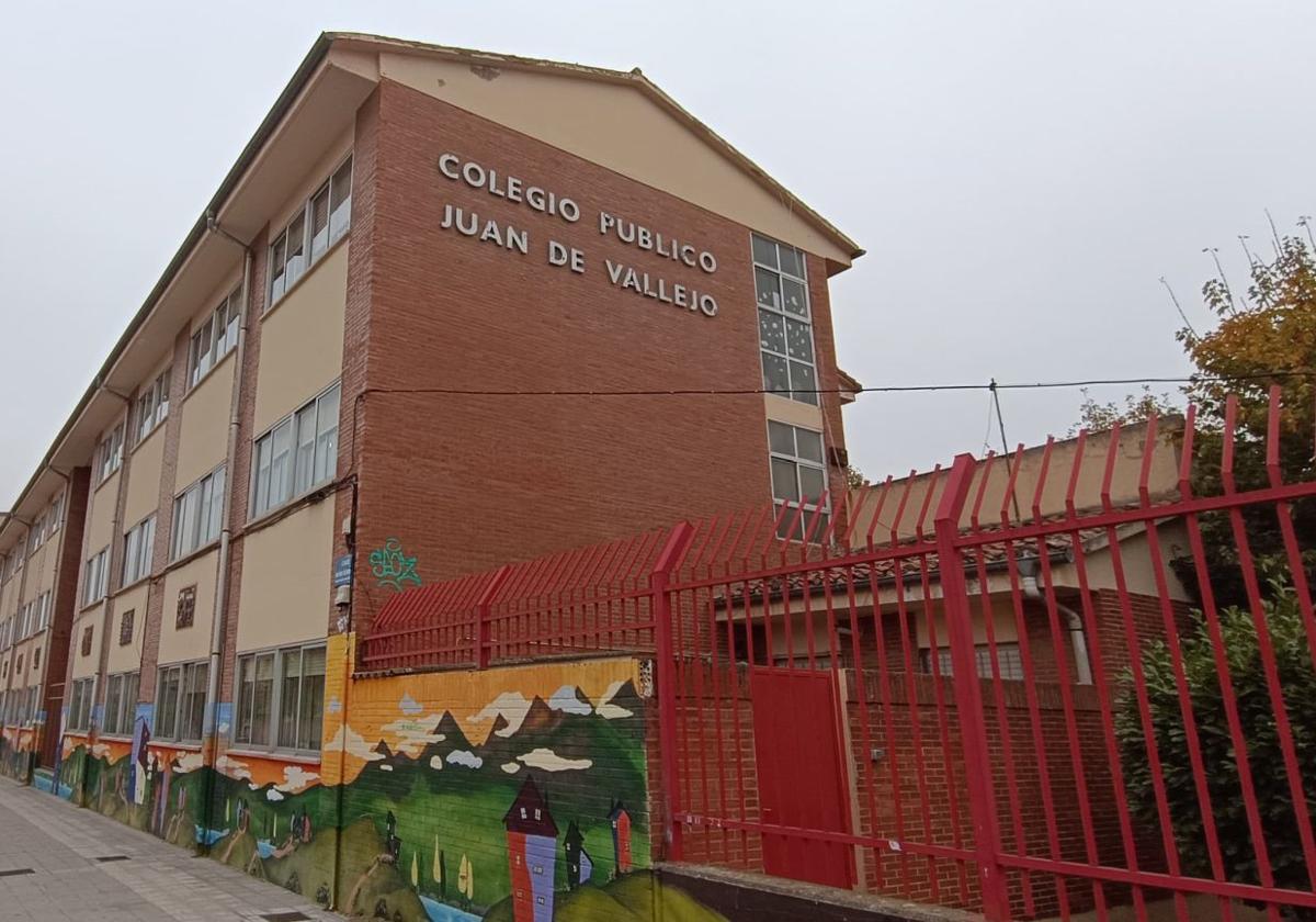 Fachada del CEIP Juan de Vallejo.