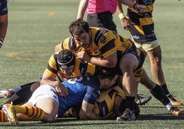 Jugadores del Recoletas Burgos Caja Rural y UE Santboiana