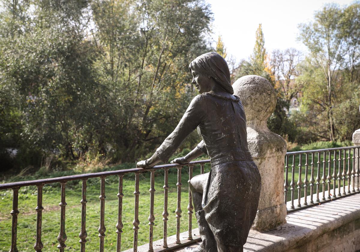 Escultura de Burgos, «Chica mirando al río Arlanzón»