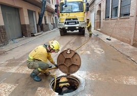 Los profesionales del servicio de Medio Ambiente de Burgos se están centrando en la limpieza y desatasco de las redes de saneamiento