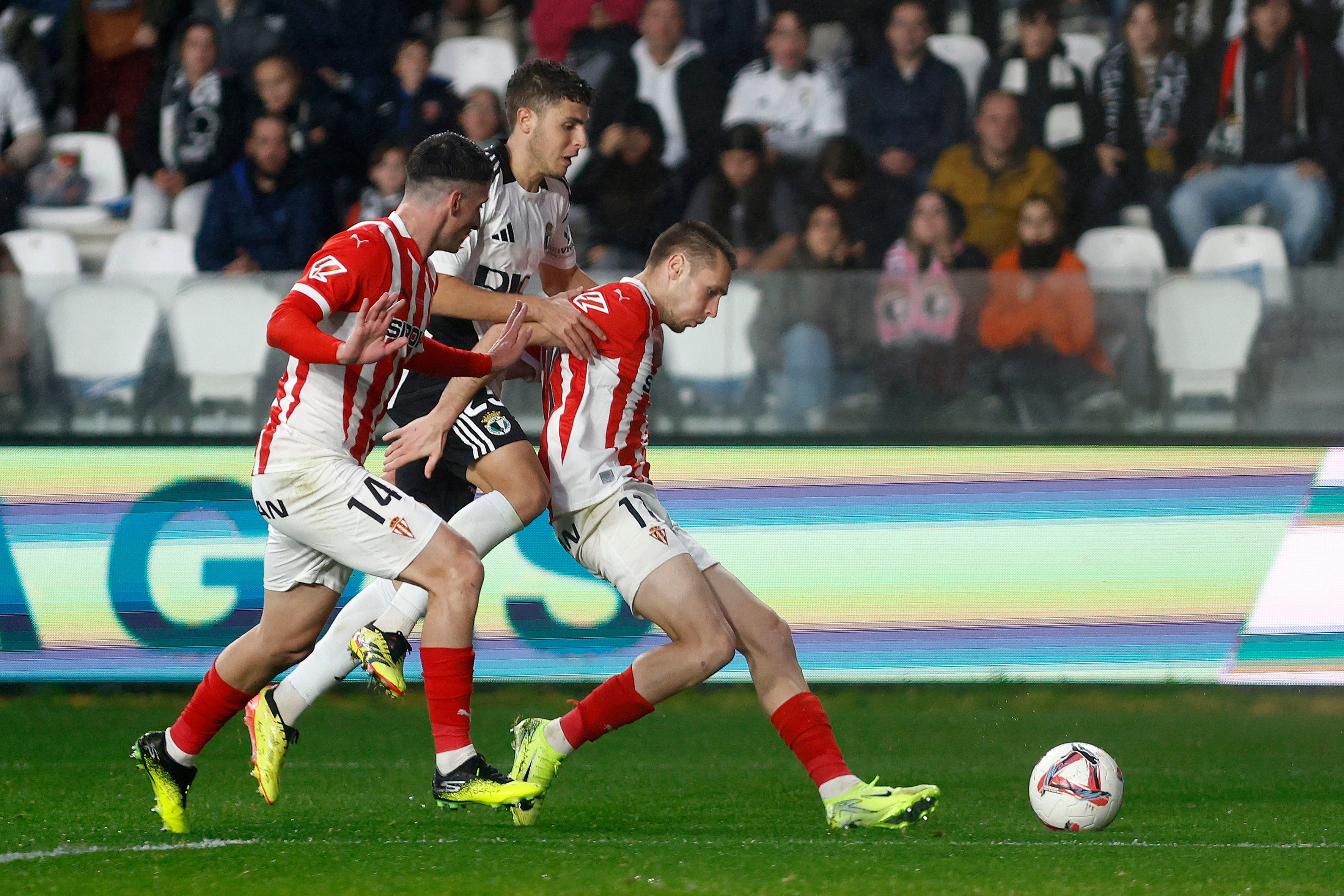 Así ha sido, en imágenes, la derrota del Burgos CF ante el Sporting