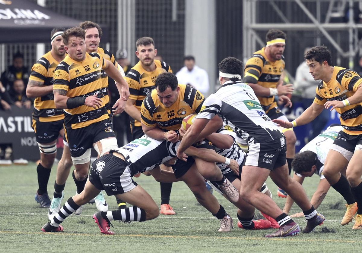 El partido del Recoletas Burgos Caja Rural frente a El Salvador, en imágenes