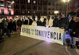 Manifestación multitudinaria en Burgos contra los recortes del Ayuntamiento.