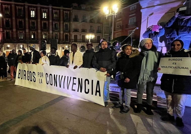 Manifestación multitudinaria en Burgos contra los recortes del Ayuntamiento.