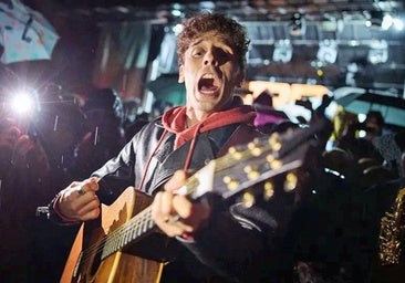 El cantante de Veintiuno participa en Burgos en un encuentro en el MEH