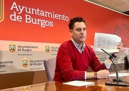 El portavoz del PSOE en Burgos, Daniel de la Rosa, ha lamentado la imagen que está trasladado el bipartito.