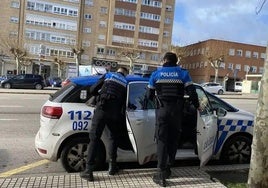 La Policía Local de Burgos detuvo al presunto autor del robo con fuerza.