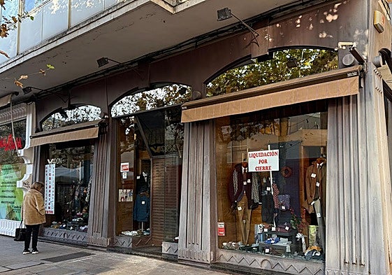 Cierra otro comercio en el centro de Burgos.
