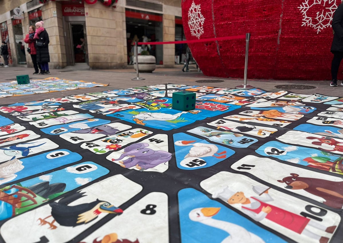 Imagen secundaria 1 - Multitud de vecinos han participado en los juegos de la calle de La Estación