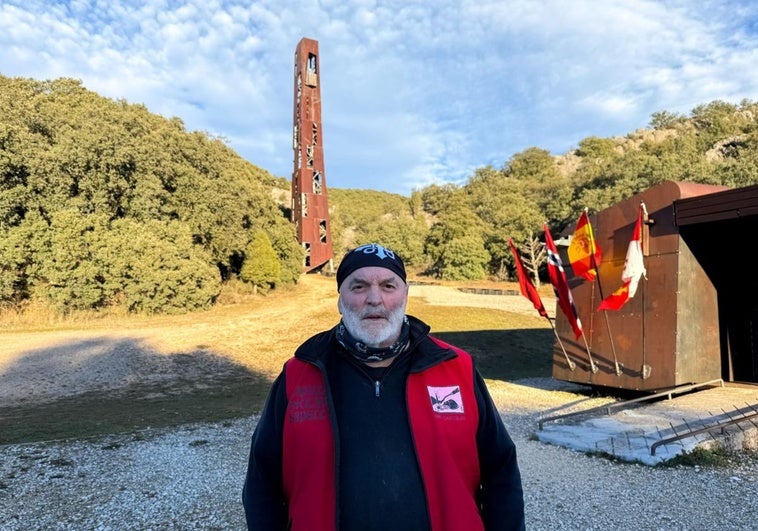 Juancho, el ermitaño que custodia la Capilla de San Olav en Covarrubias.