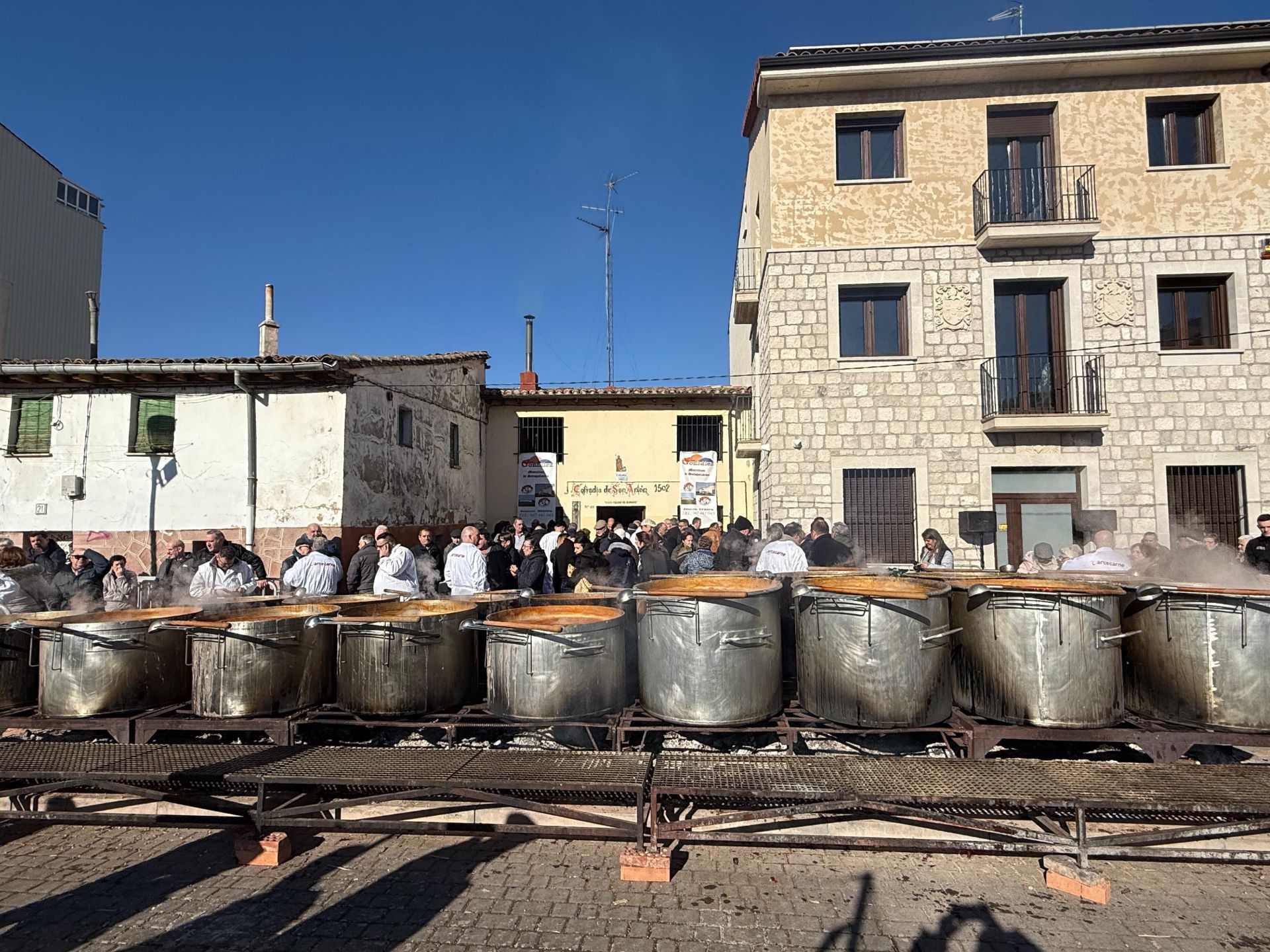 Así ha sido, en imágenes, el tradicional reparto de &#039;Los Titos&#039;
