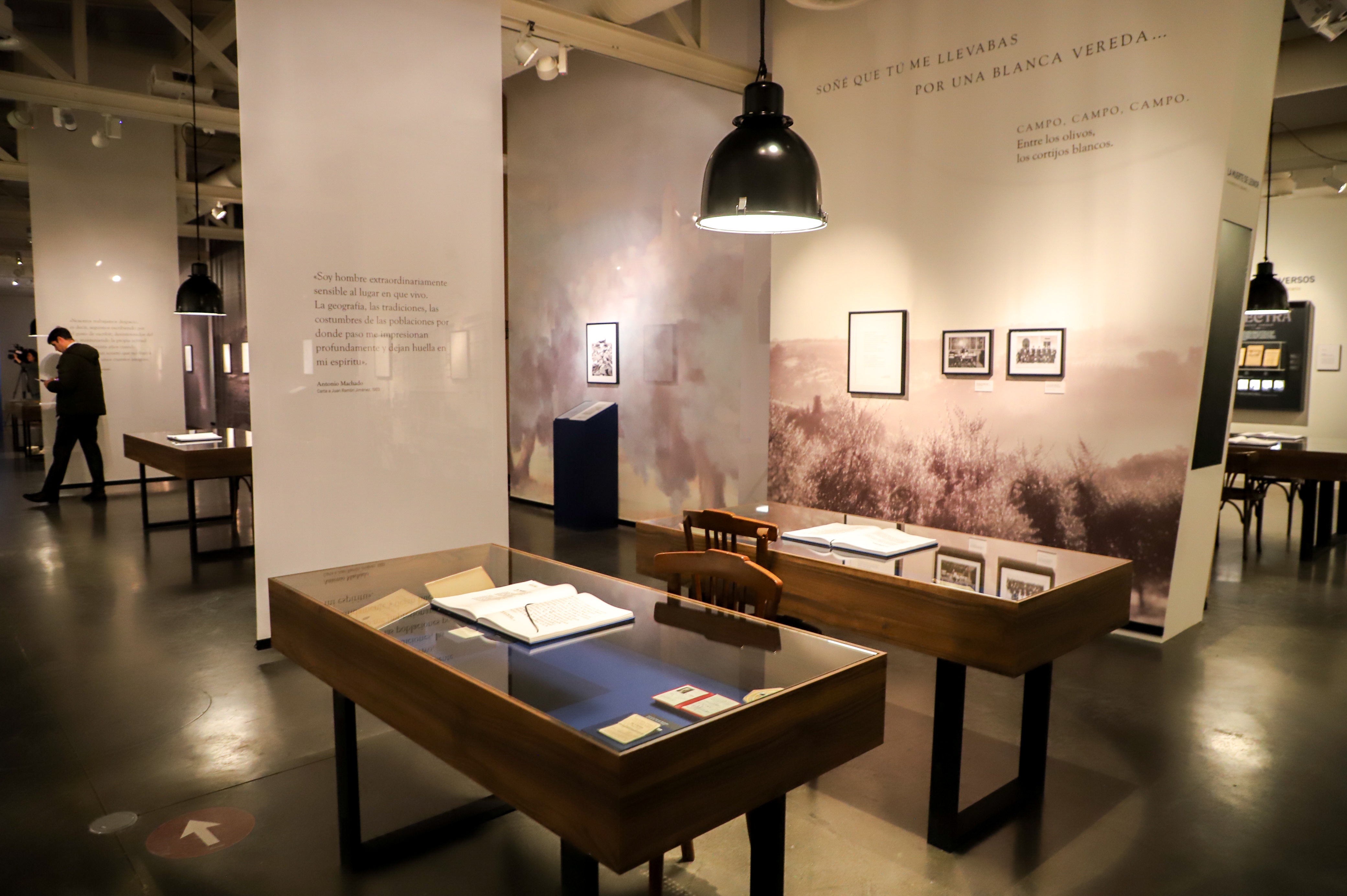 La exposición de los Machado en Burgos, en imágenes