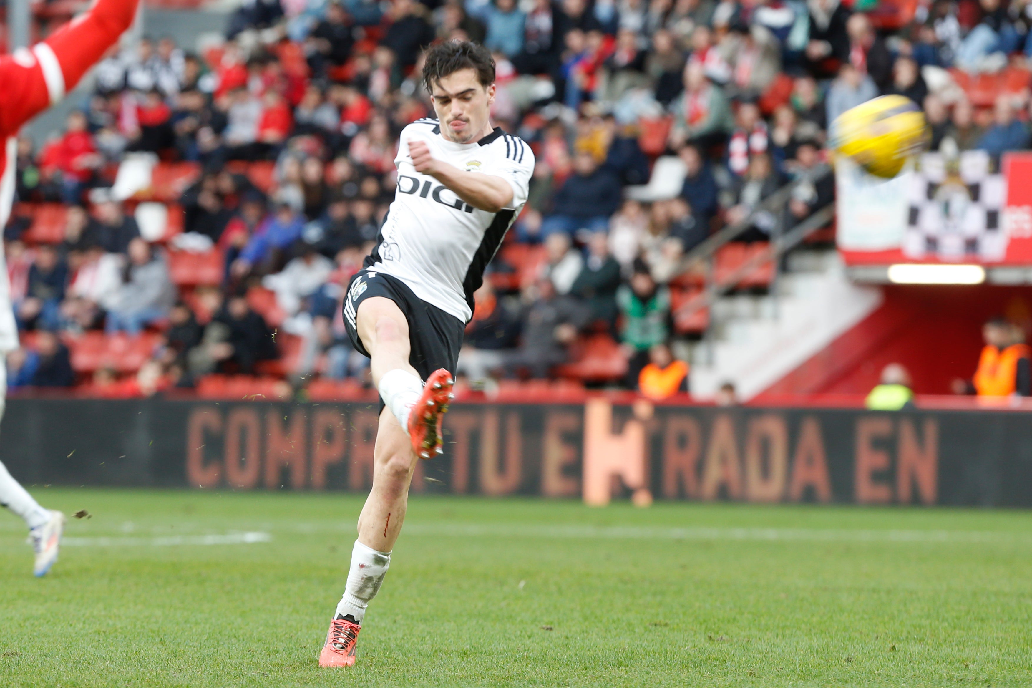 Así ha sido, en imágenes, la derrota del Burgos CF en Gijón