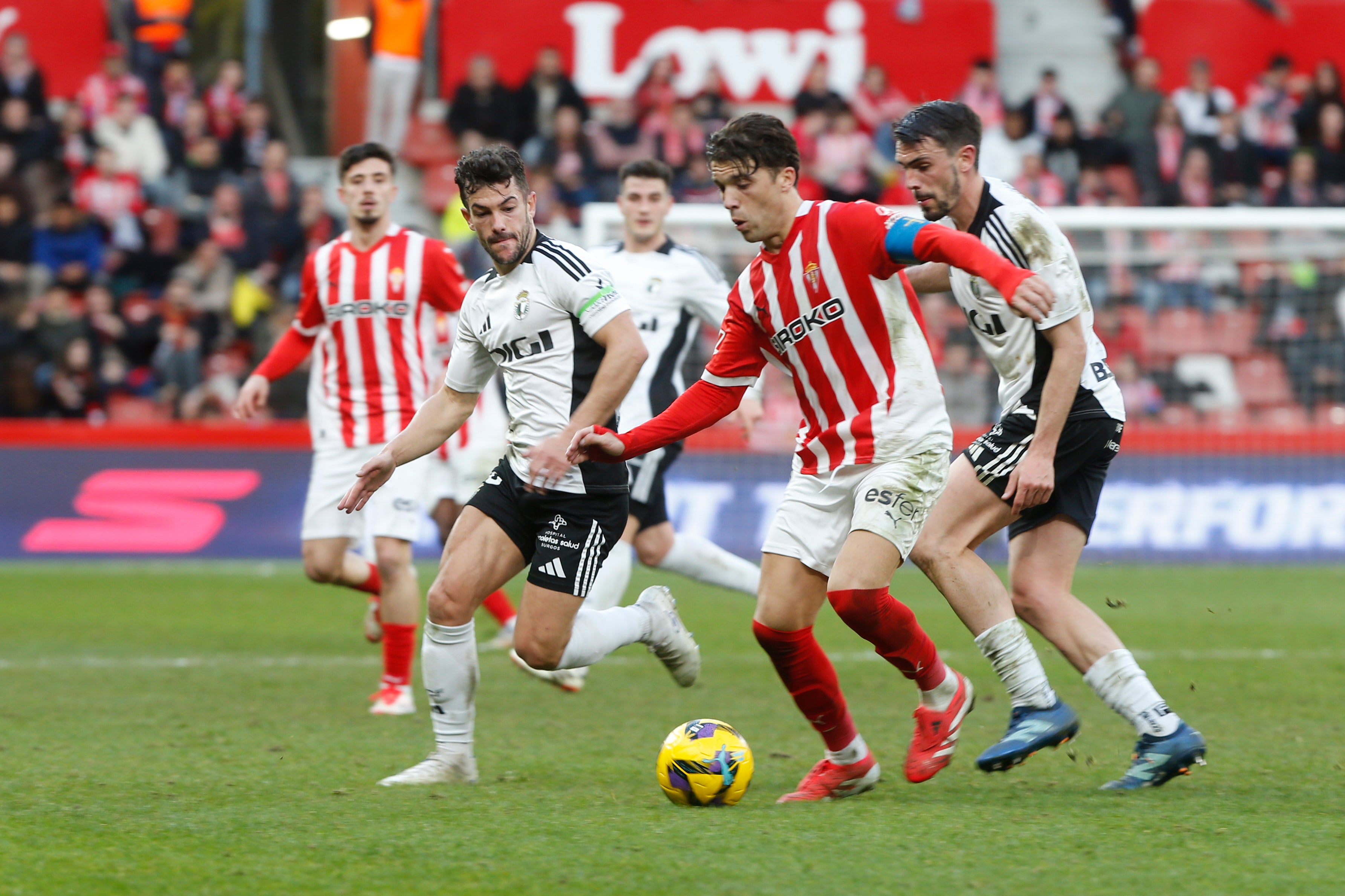 Así ha sido, en imágenes, la derrota del Burgos CF en Gijón