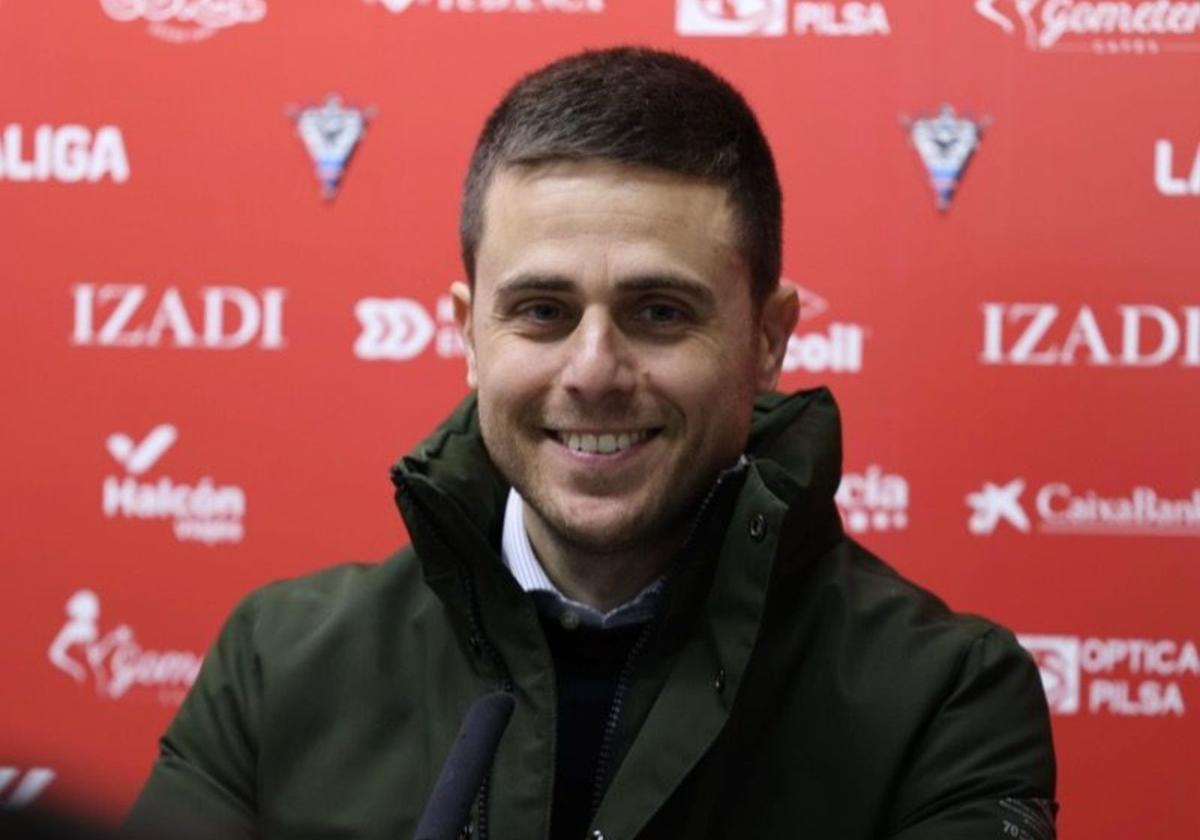 El entrenador del Mirandés, Lisci, en la rueda de prensa posterior al partido.