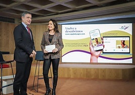 Rafael Barbero y Ana Carretero han presentado la nueva web de la Fundación Caja de Burgos.