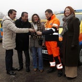 Entrega de los vehículos a los voluntarios de protección civil.