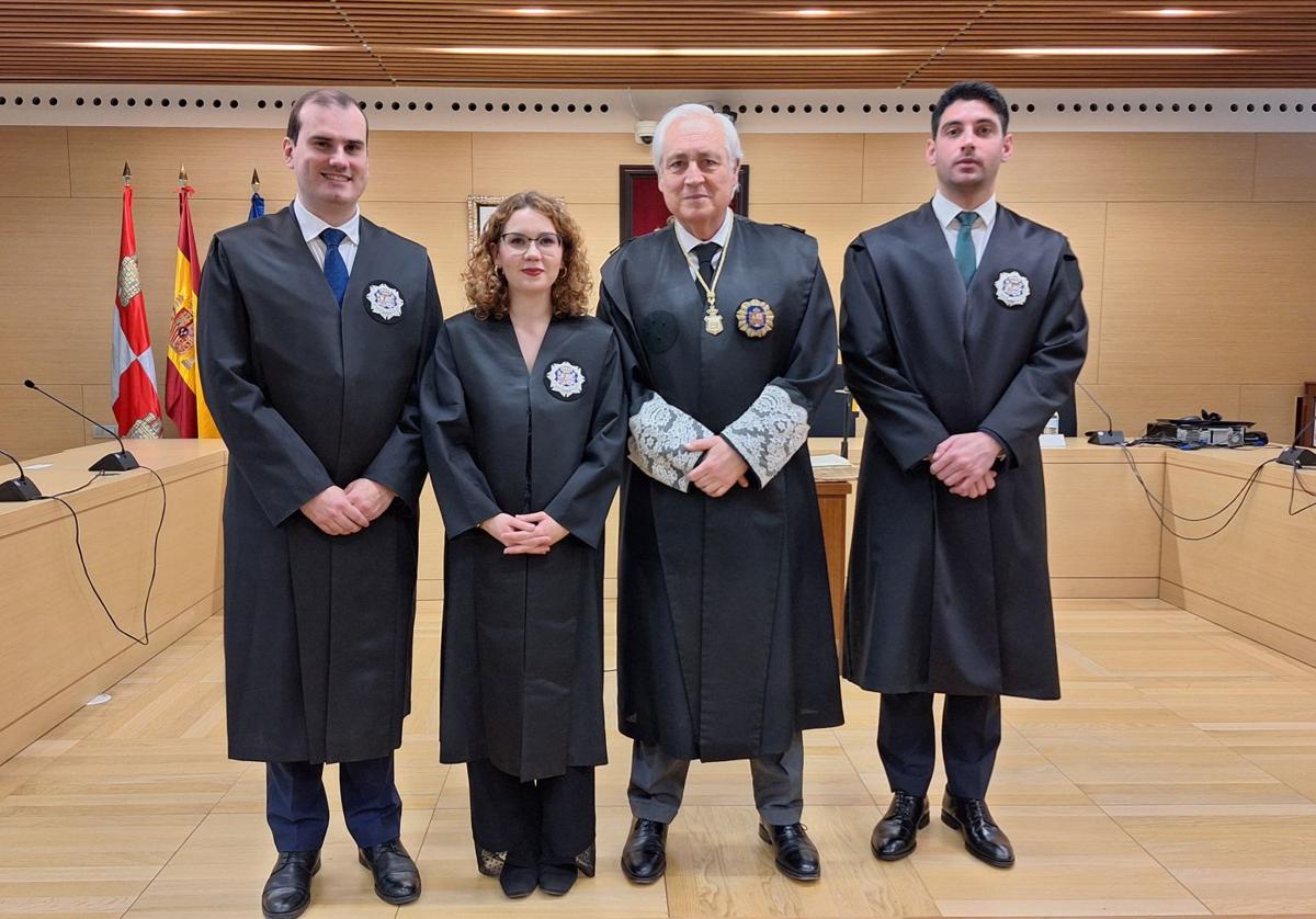 El presidente del TSJCyL, José Luis Concepción (segundo por la dcha.) junto a los jueces nombrados Iván Tobar Alzuguren, María Belén Monje Grandes y Jon Bóveda Álvarez.