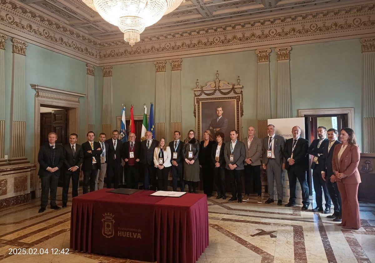 Representantes de los dieciséis valles de hidrógeno de todo España, reunidos en Huelva.